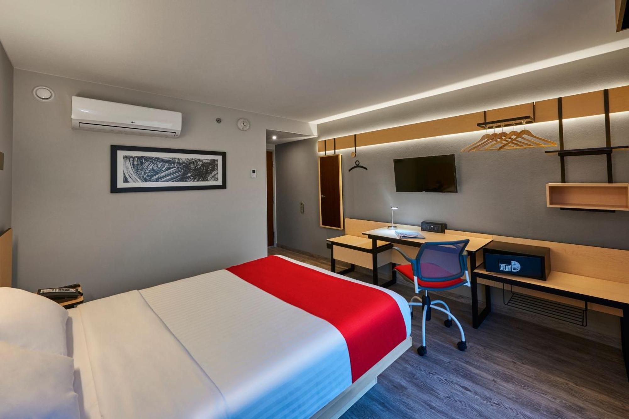 City Express Plus By Marriott Leon Centro De Convenciones Kültér fotó